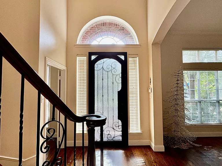 2720 Millwood Dr — Photo 4