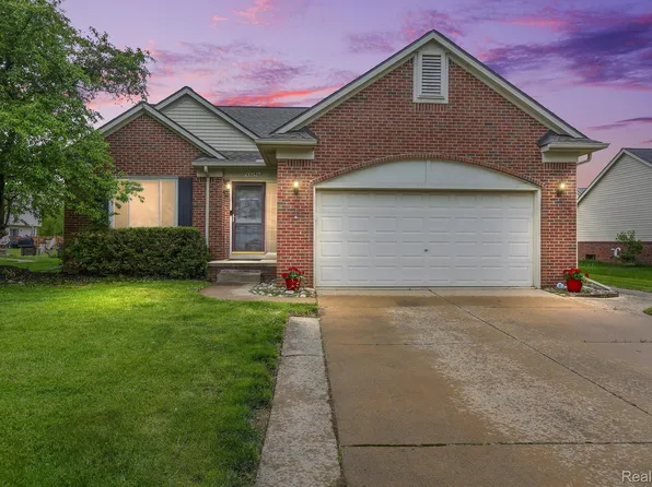 43250 Daniel Dr, Van Buren Township, MI 48111
