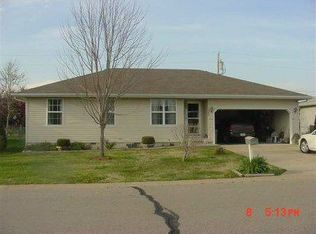 1205 Lacy Dr, Lebanon, MO 65536