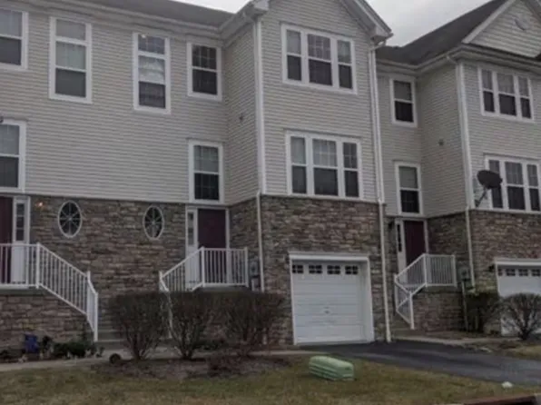 56 Indian Field Dr, Hamburg, NJ 07419