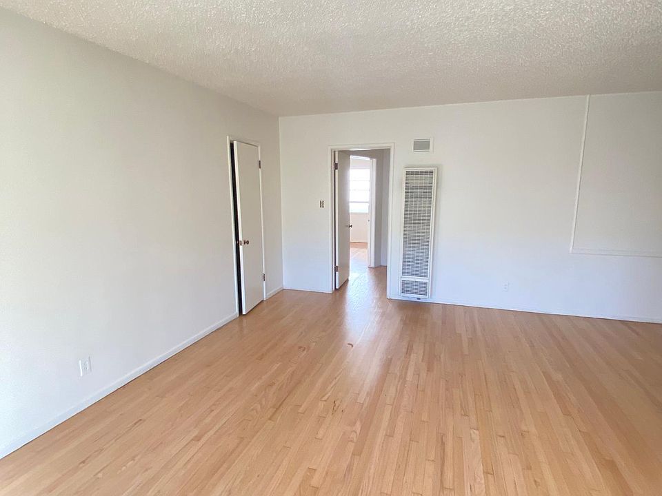 1st image of 1033 S Bedford St #5