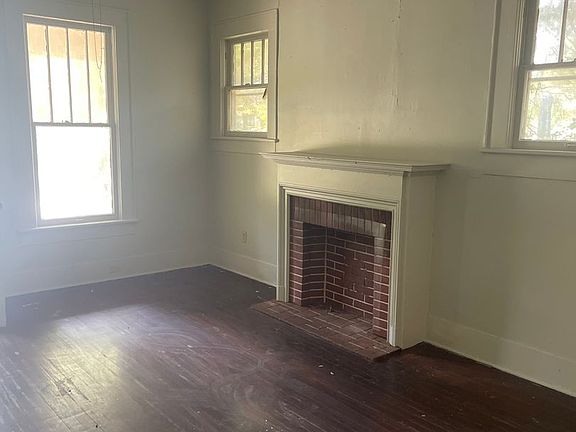 3rd image of 3000 Frederick St