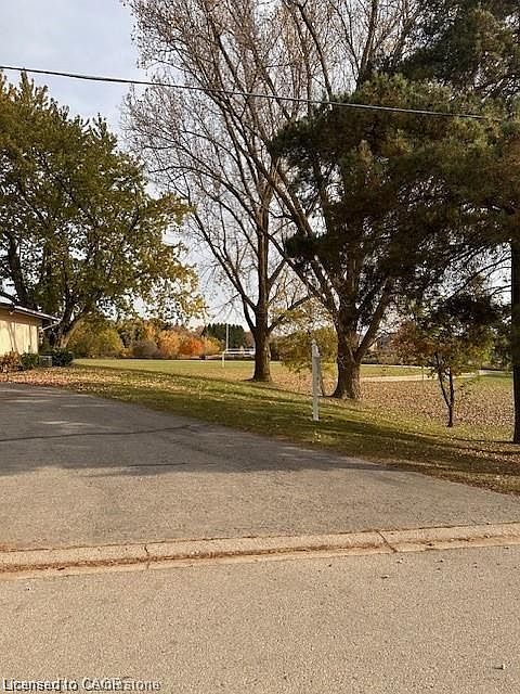 1st image of 595 Raglan St