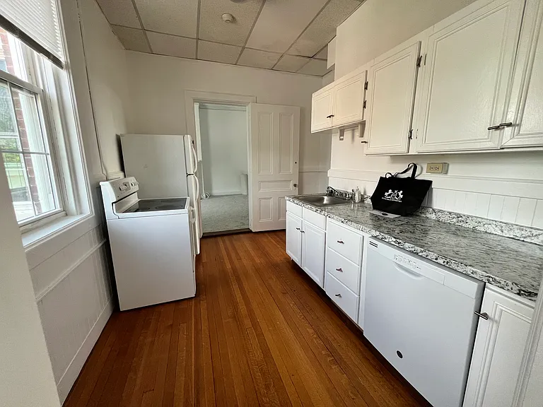 150 Waterman St #2R — Photo 5