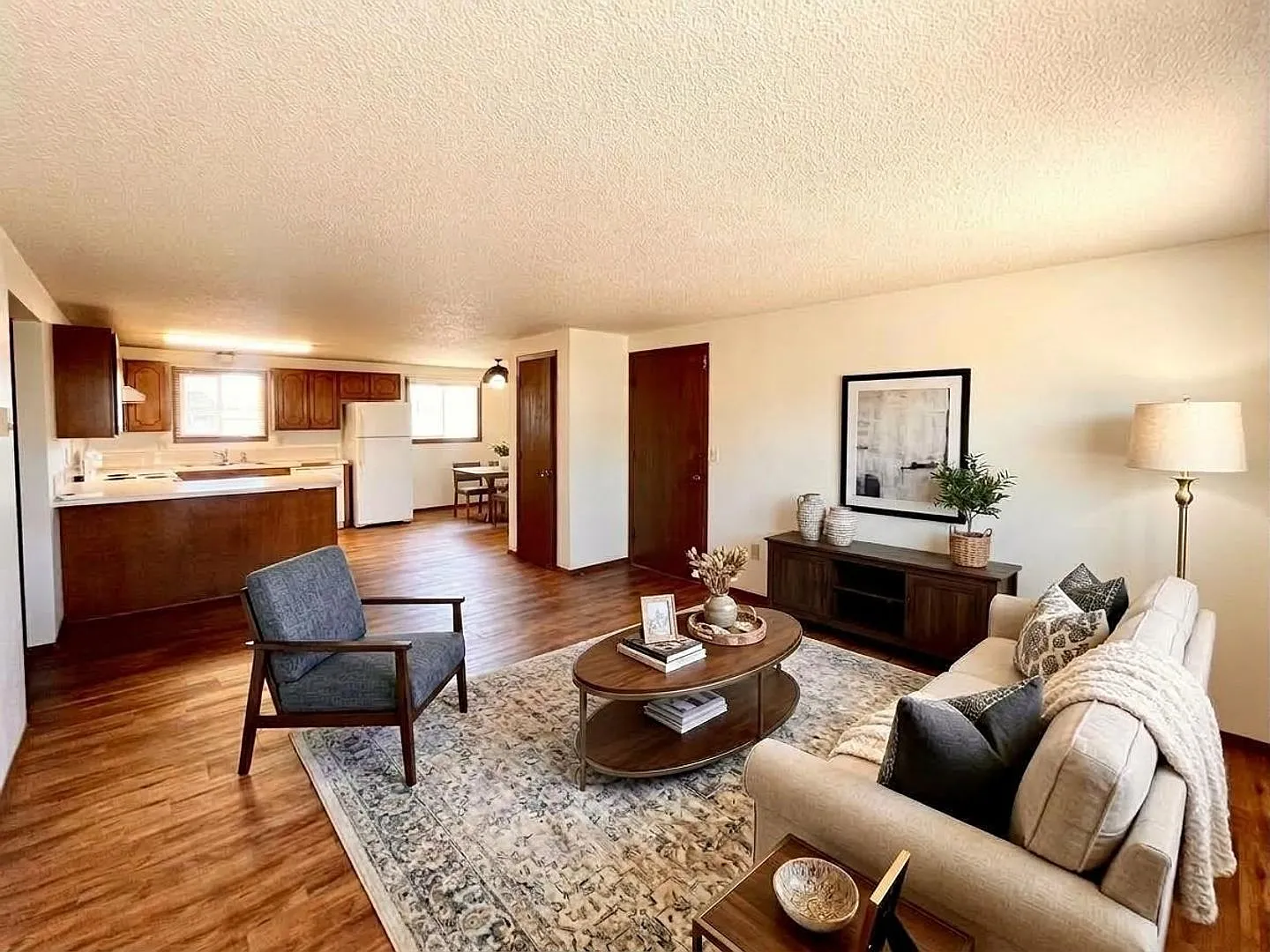 Two weeks free and Low deposit!! Lovely two Bedroom Apartment in Loveland! — Photo 3