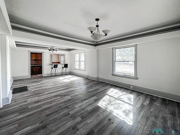5th image of 712 W Alameda St
