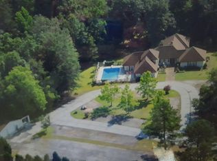 203 Sunflower Dr, Hartwell, GA 30643