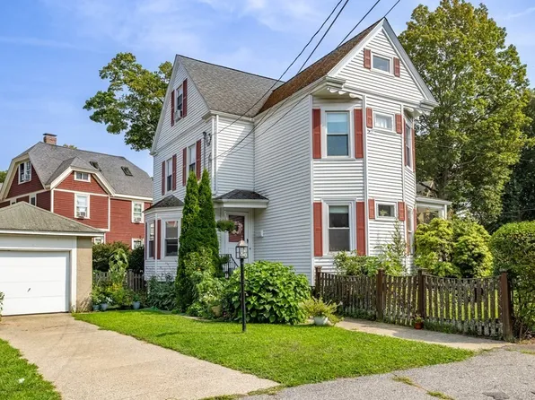 8 Harrison St, Stoneham, MA 02180