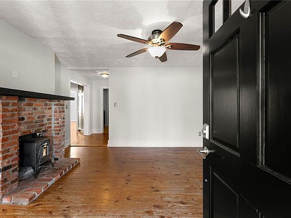 4th image of 59 W Wright St
