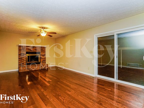 3rd image of 2015 Edmunds Ct