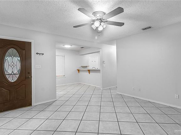 3rd image of 3909 Zinnia Ave