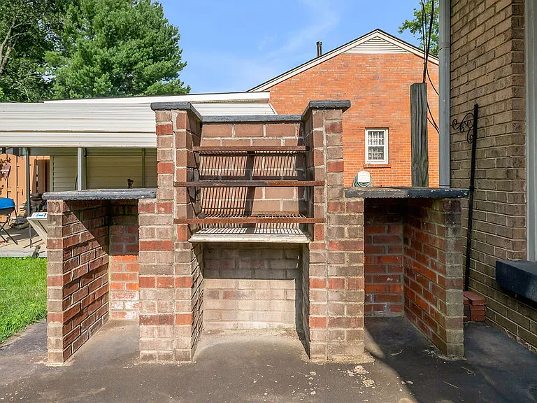 833 Malabu Dr — Photo 36