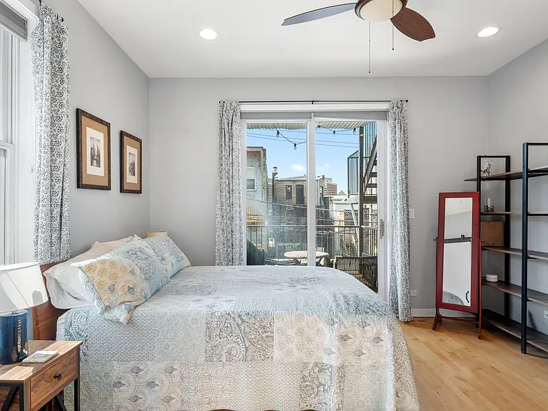 2115 W Crystal St #2 — Photo 8