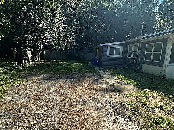 4th image of 451 Deptford Ave