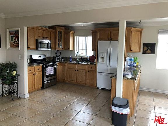 3rd image of 1015 Lecouvreur Ave