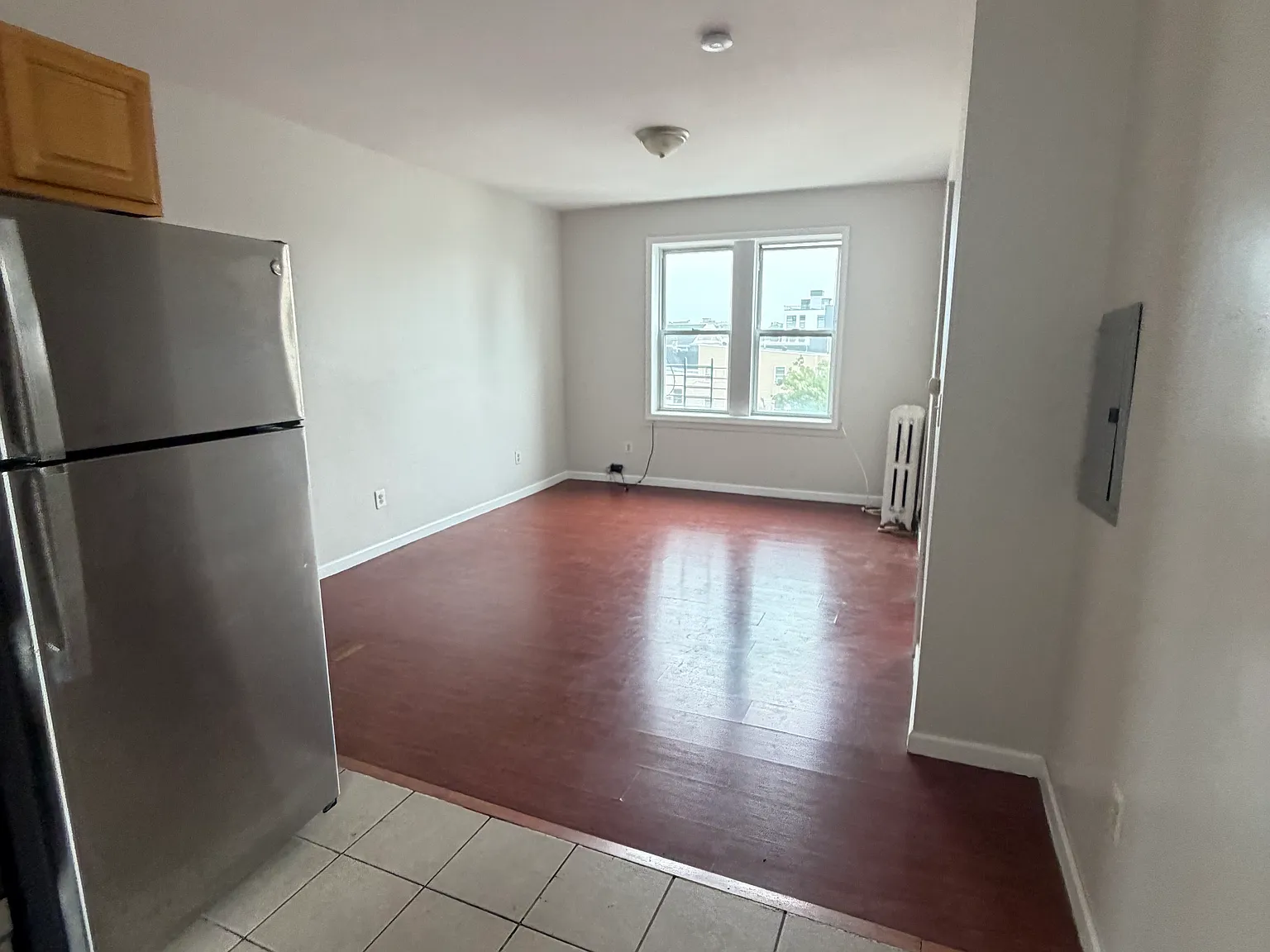 2 bed, 750 sqft, $2,245 — Photo 3