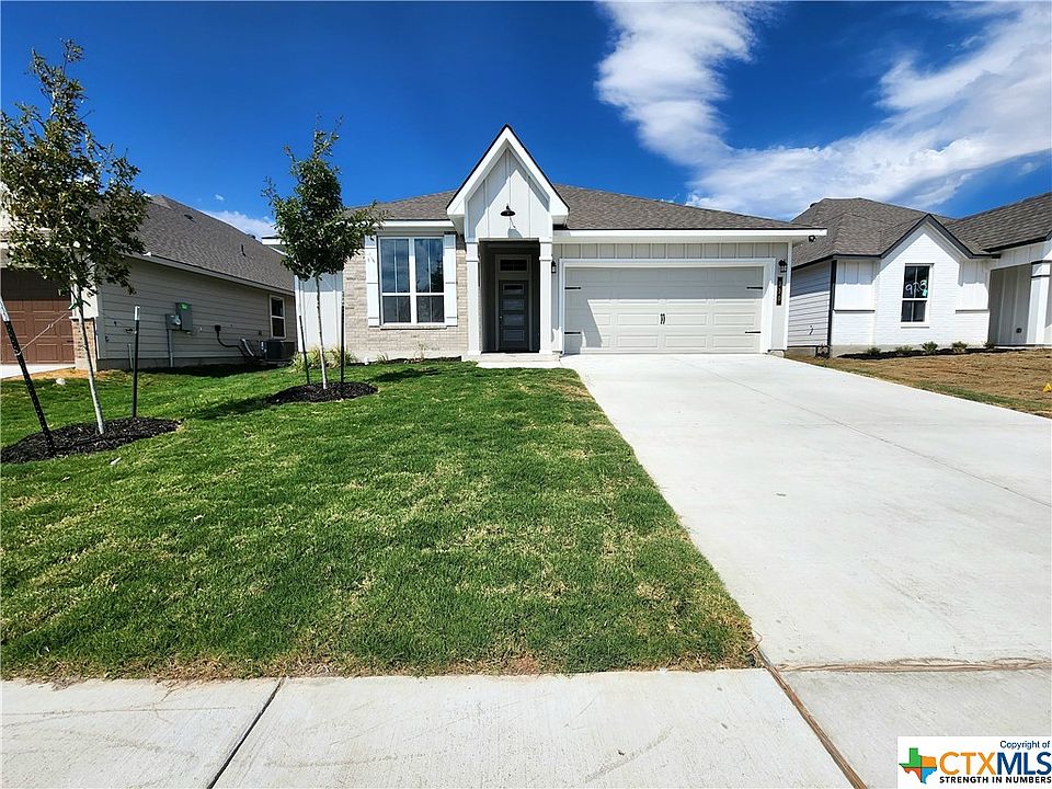 1st image of 930 James Parker Cir