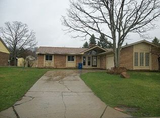 9021 Sussex St, White Lake, MI