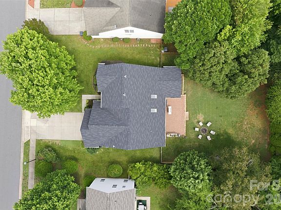 3rd image of 10010 Spring Park Dr