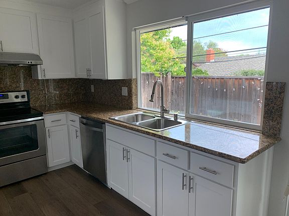 2nd image of 557 Alberta Ave APT 2