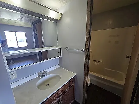 990 Grand Ave #4 — Photo 2