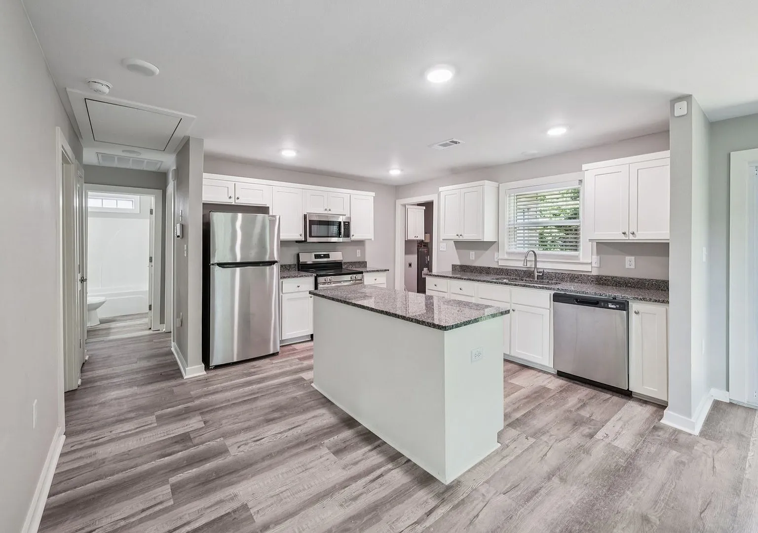 Charming 3BR House in Little Rock — Photo 1
