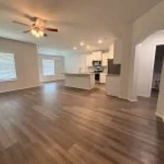3 bed, 1520 sqft, $2,050 — Photo 3