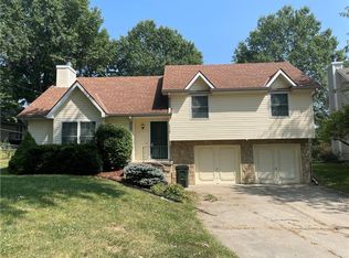 2115 S 19th St, Leavenworth, KS 66048