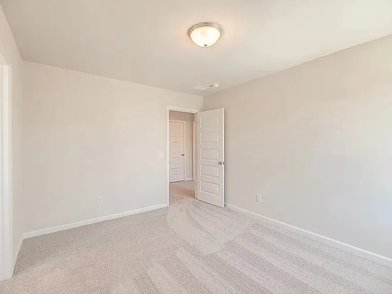 2672 Verona Ln — Photo 9