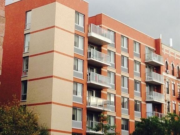5th image of 324 Pleasant Ave APT 2B