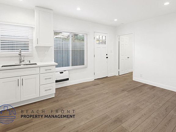 4th image of 222 3rd St #60561272