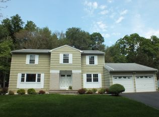 111 Timberhill Dr, East Hanover, NJ 07936