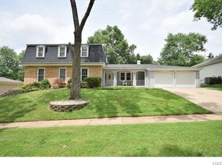 809 Wayfarer Dr, Ballwin, MO 63021