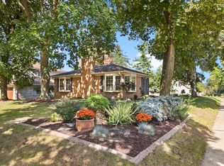 402 S Owen Dr, Madison, WI 53711