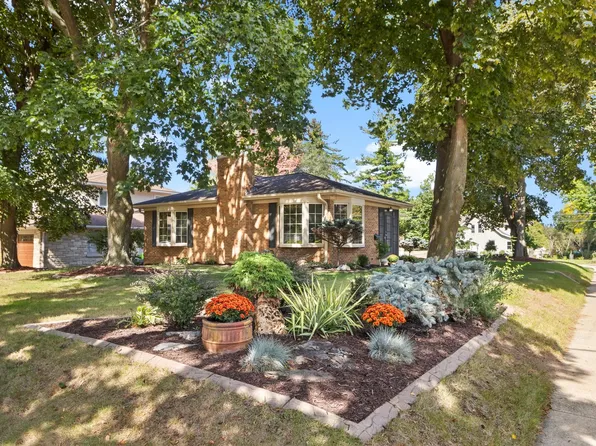 402 S Owen Dr, Madison, WI 53711