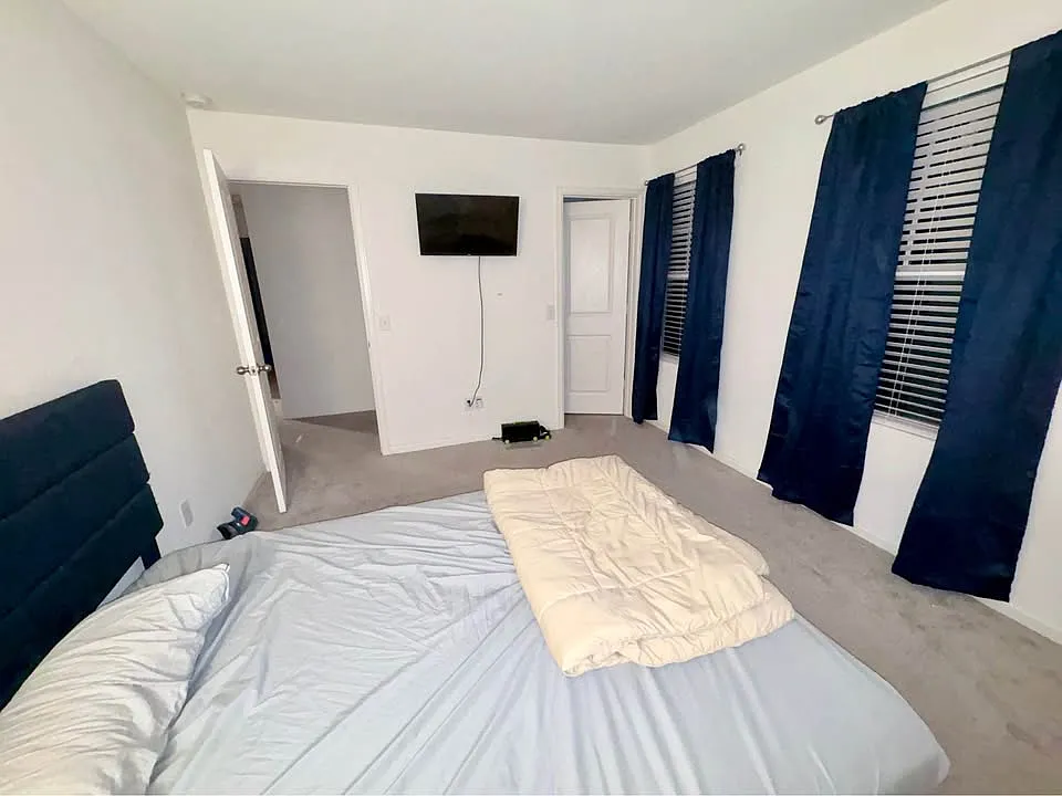 4 bed, 2095 sqft, $700 — Photo 2
