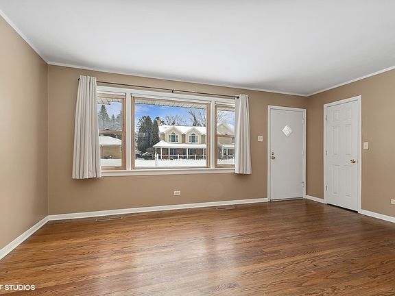 3rd image of 11304 S Nashville Ave