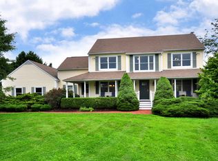 6 Beaver Pond Ln, Bridgewater, CT 06752