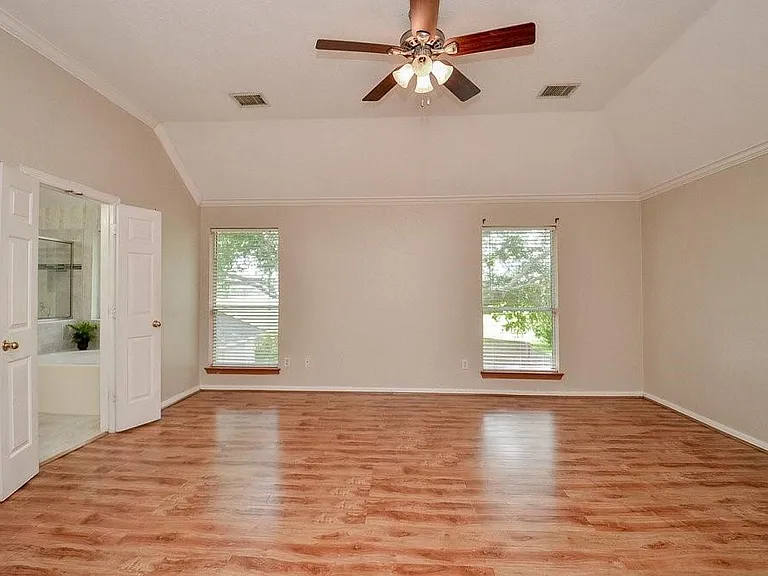 2515 Lansing Cir — Photo 29