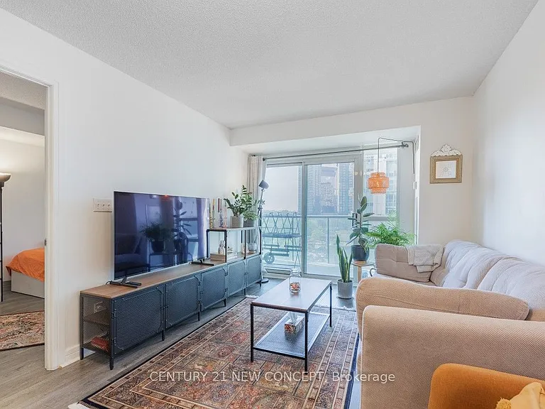 18 Harrison Garden Blvd #903 — Photo 14