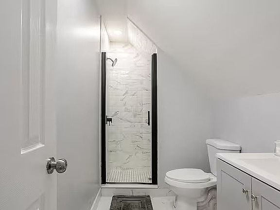 4th image of 25 W 51st St #25