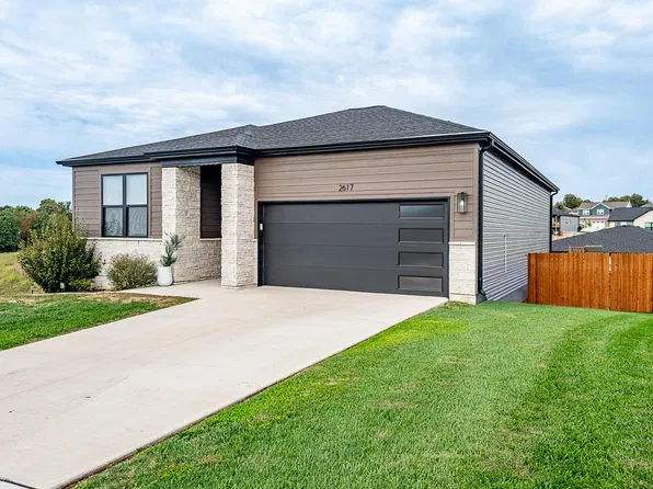 2617 W Goldfinch Drive, Ozark, MO 65721
