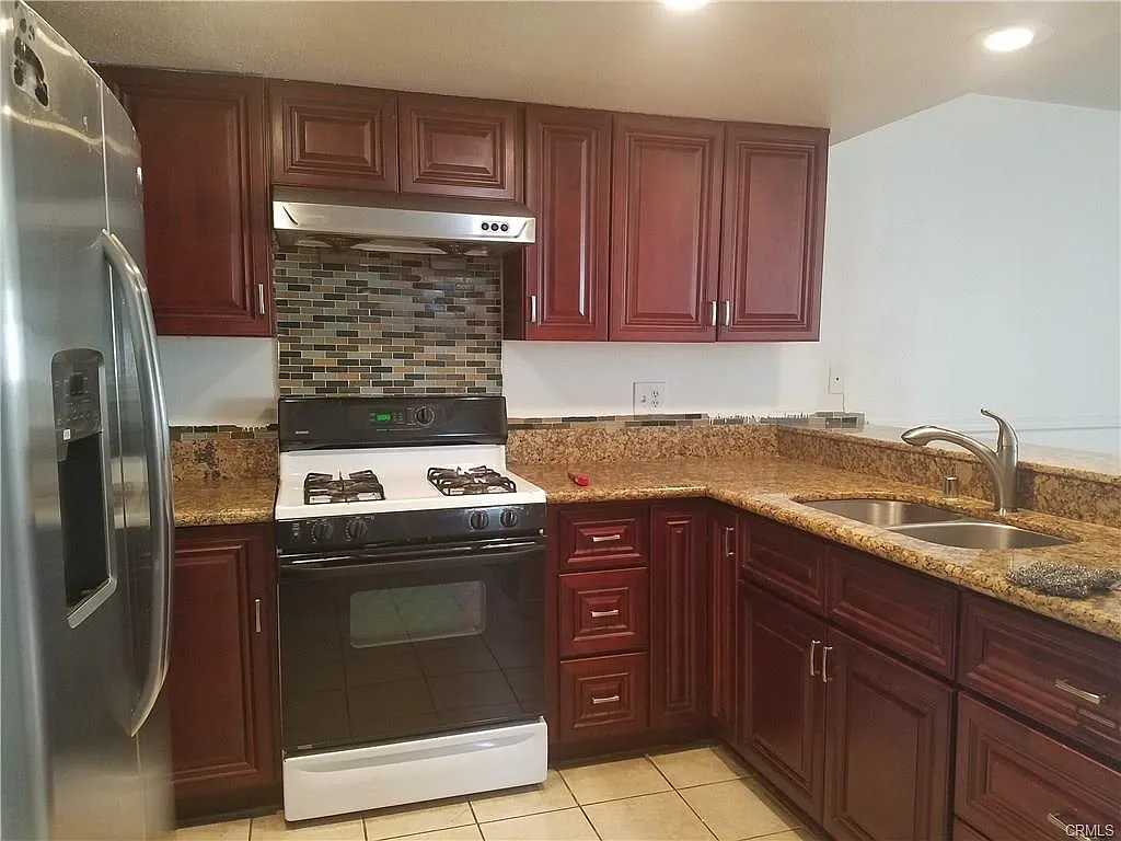 3 bed, 2.5 bath, 1281 sqft, $2,950 — Photo 4