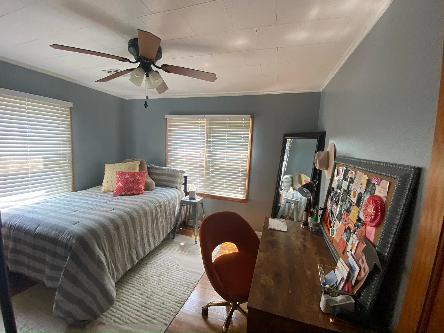 2 bed, 806 sqft, $1,350 — Photo 2