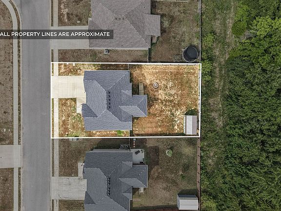 3rd image of 765 Tidwell Dr