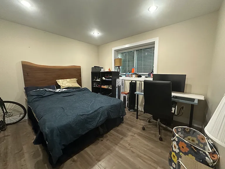 1740 Howard Ave — Photo 14