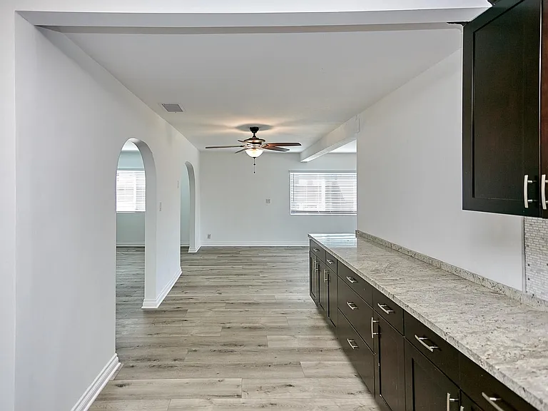 1603 Sargent Pl — Photo 10