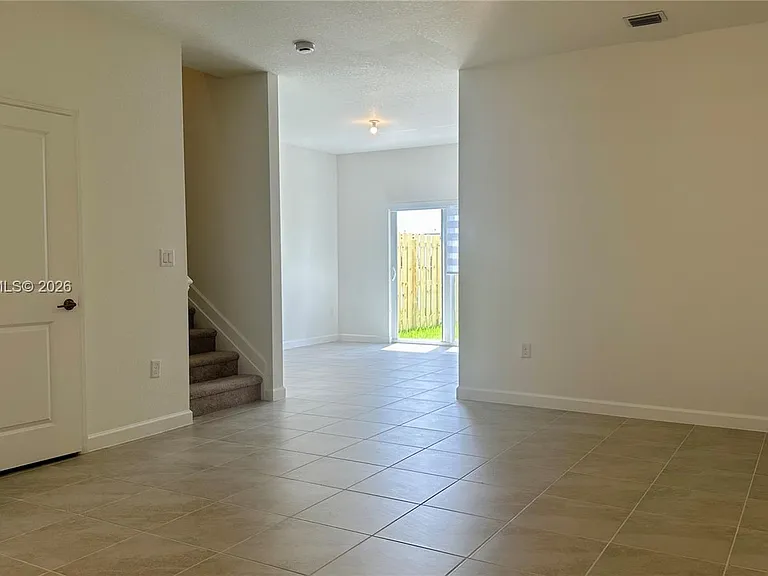 2797 SE 25th Ave #0 — Photo 2