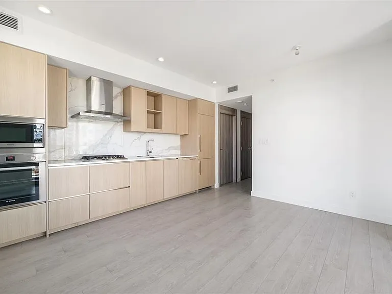 9887 Whalley Blvd #2507 — Photo 10