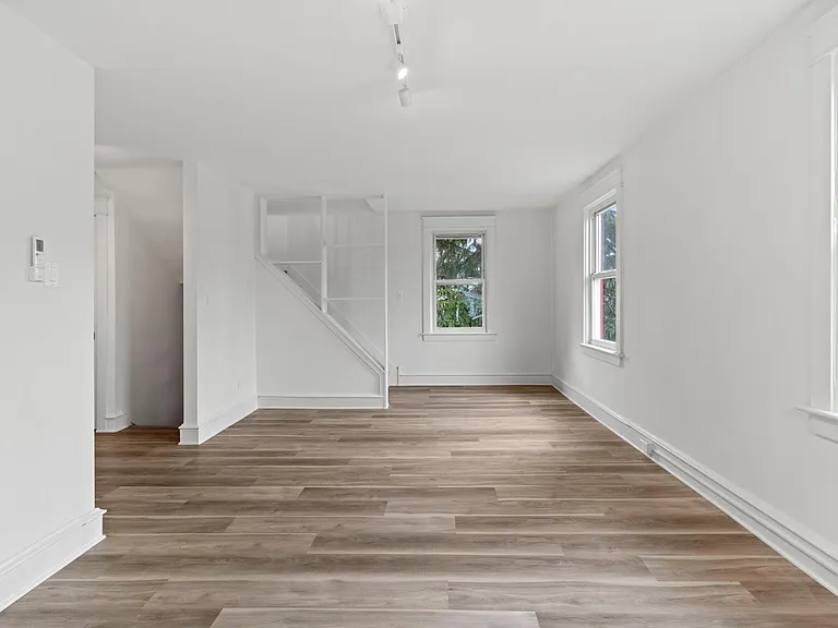 10 E Marthart Ave #2 — Photo 20